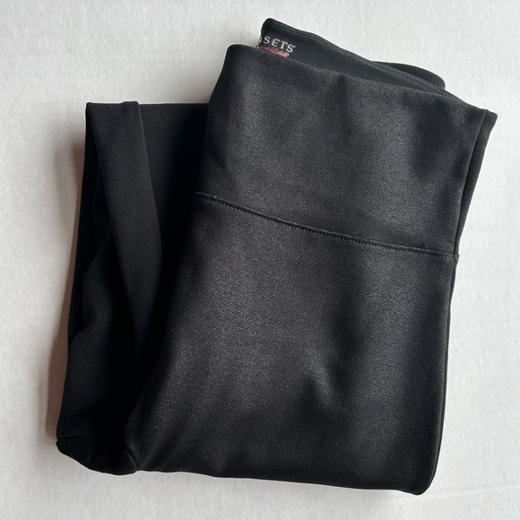 Spank Assets Red Hot Label black compression leggings in size Medium. H5 - Picture 11 of 12